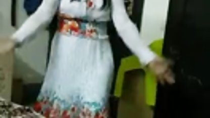 Karısı kocasına onun küçük dick emme seviyor canlı kamera sex