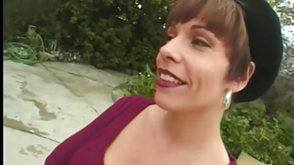 Bir konulu erotik sex şişe şarap ezdiler ve gitti.