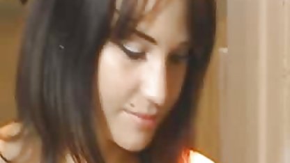 Seks için, evde kimse yok seks izle bu piliç masaj için gitmek tercih ediyor