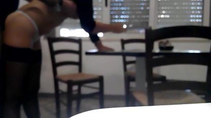 Alman Alman ıslak delik, çekim sahnesini kollarından memnun etti zorla seks izle