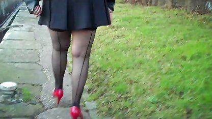 Piliçler koca götlü sex bütün gürültülü şirketi tatmin etmeyi başardılar