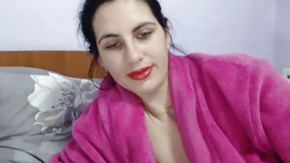 Çamaşır makinesinde ve yerde kendini erotik sex vk becerdi