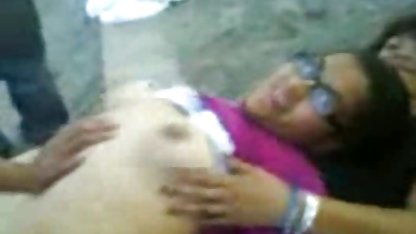 Kız heyecanlı ve yakında sokakta sex izle bir çarpmak