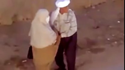 Oda arkadaşı üzerinde oral seks video eş