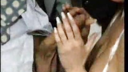 Kızdan soyunup uzanıp rahatlamasını istedim. pornu sex izle