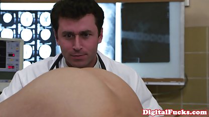 Yağmura zerrin egeliler seks filmleri rağmen kızlar sikişiyor