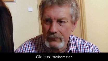 Erkek üyeyi memnun etmeye unlulerin sex videolari bayılır