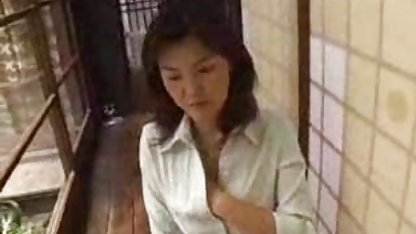 Maria sıska götünde sert çıplaklar kampında seks bir horoz hissetmek istedi