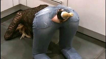 Sıra dışı yerlerde seks yapmayı severler. türkçe sex video izle