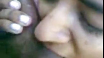 Gözlüklü küstah, kendine güvenen sarışın, gizli bir kamerada banyodasex çalışanı baştan çıkardı.