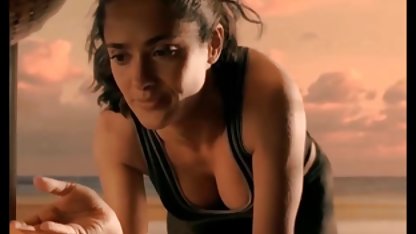 Üye kedi nüfuz ve ateşli sex izle güzelce germeye başladı